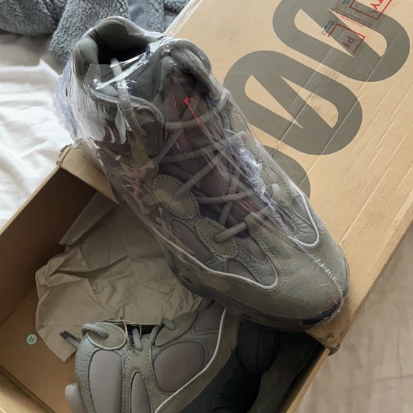 Yeezy 500 High GY0393 US 7 Womens - Picture 2 of 10